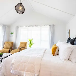 Apartment Spacious, Breezy Apartment, Moments From Downtown And, Mount Maunganui